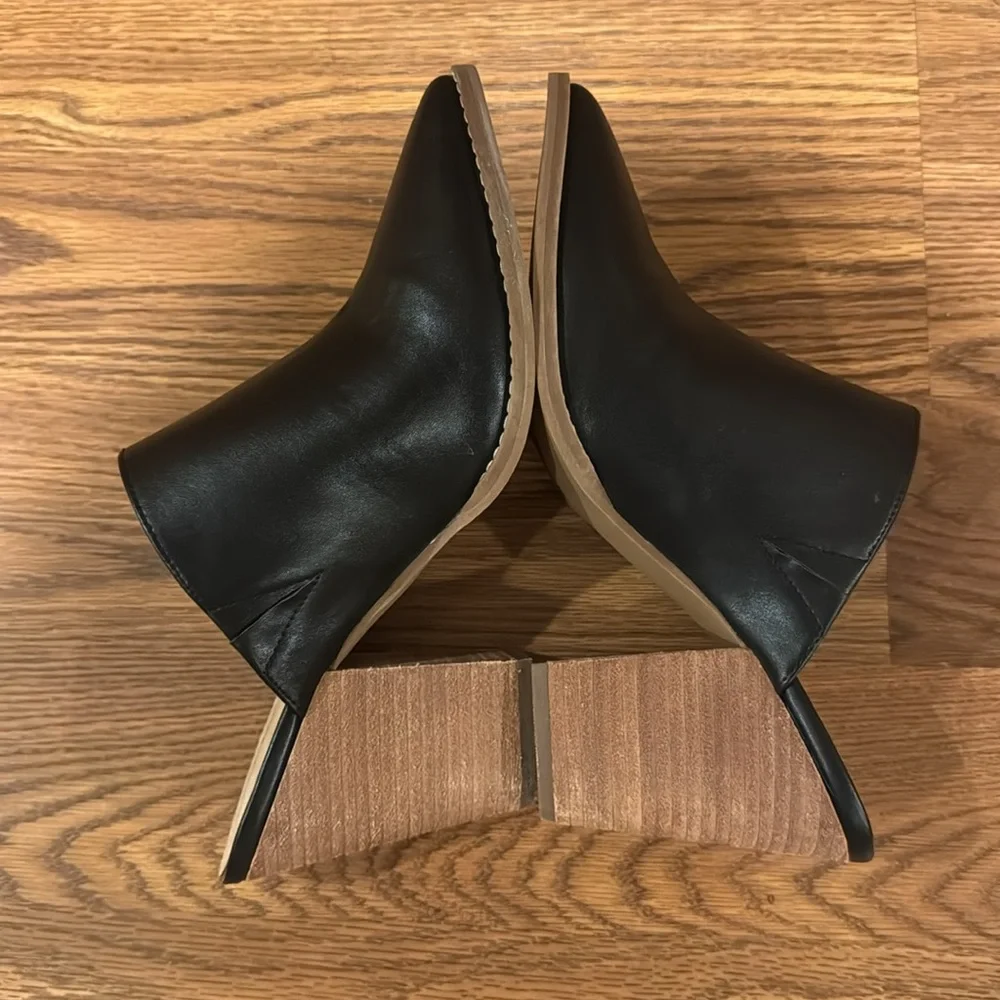 MAYA-PU ABOUND pointed block heels black mules. Size 9 1/2 M - Picture 7 of 14